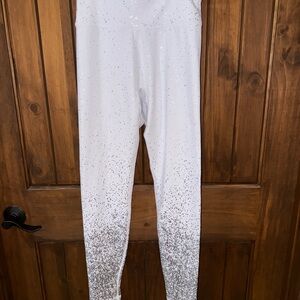 BuffBunny White and Silver Speckled Leggings